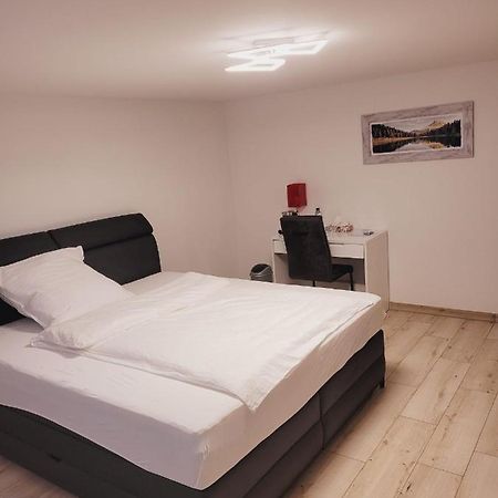 E&O Apartment Gilching Bagian luar foto
