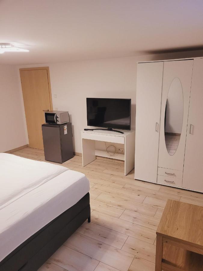 E&O Apartment Gilching Bagian luar foto